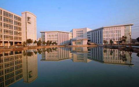 廣漢市職業(yè)中專學(xué)校機(jī)械制造與控制