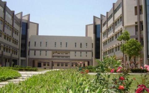 成都市建筑職業中專學校建筑工程施工